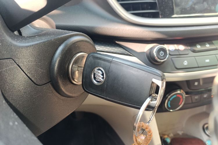 别克 英朗 2021款 典范 1.5L 自动精英型中控内饰11