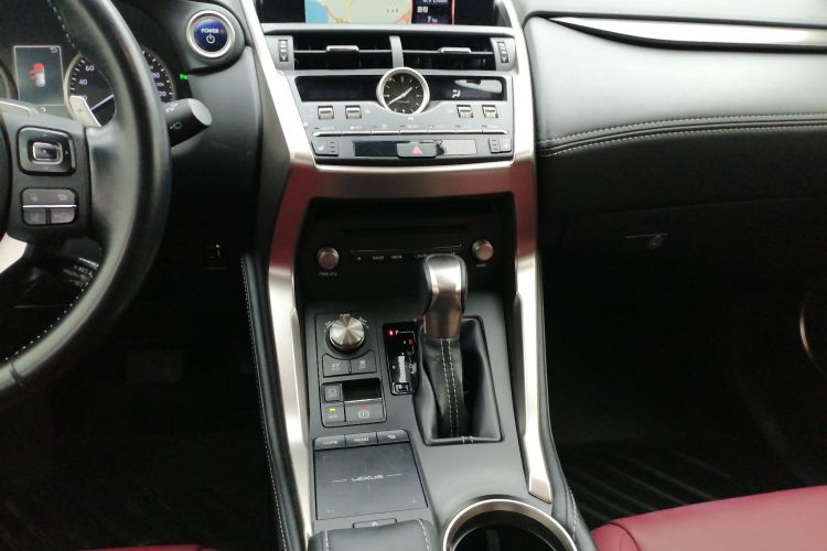 雷克萨斯NX 2018款 300h 前驱 锋尚版 国VI中控内饰16