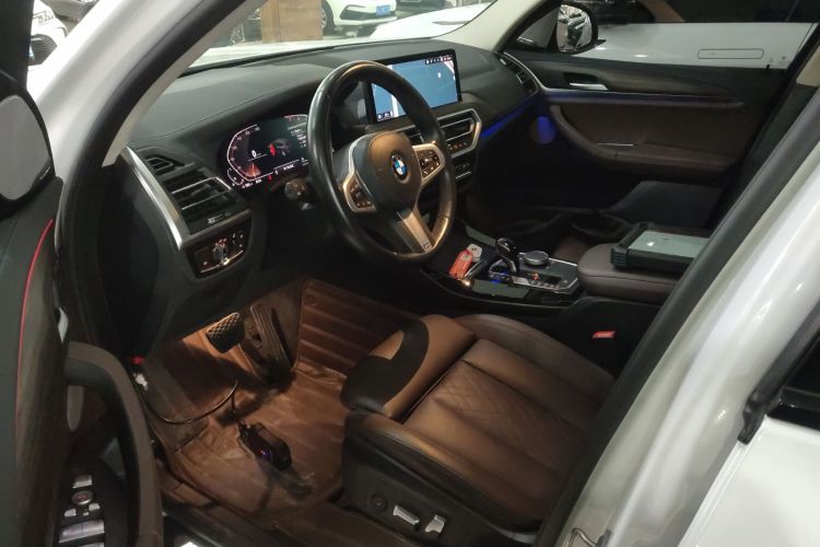 宝马X3 2022款 改款 xDrive30i 尊享型 M曜夜套装中控内饰20