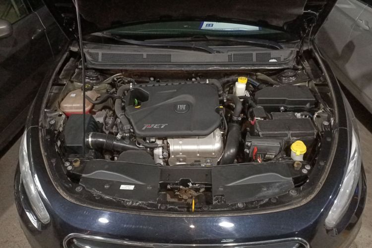 菲亚特 菲翔 2012款 1.4T 自动悦享版机舱底盘24