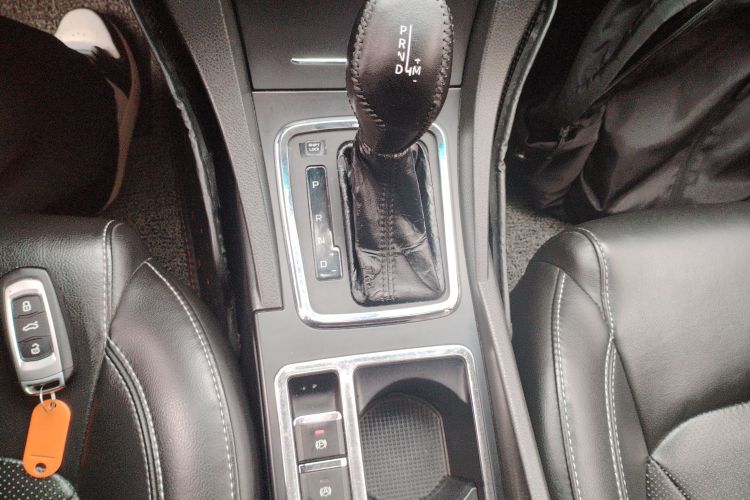 吉利汽车 帝豪 2017款 三厢百万款 1.5L CVT向上版中控内饰18