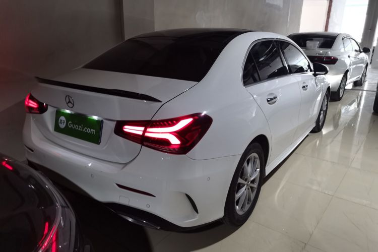 奔驰A级 2022款 改款 A 200 L 运动轿车时尚型车身外观7