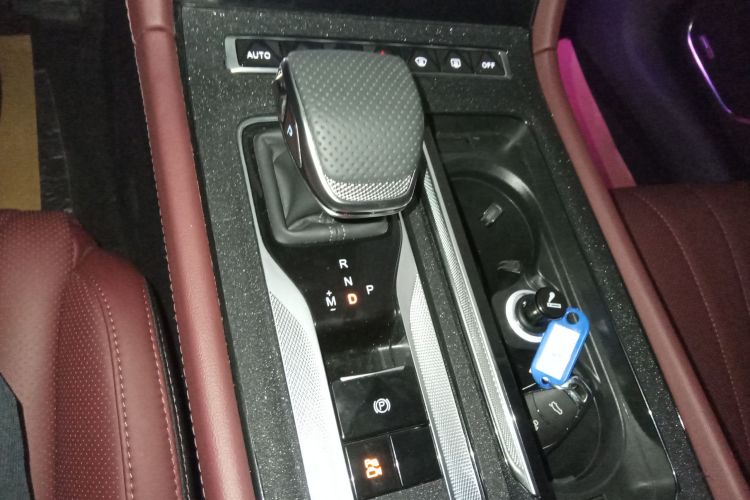 红旗H5 2025款 1.5T DCT旗韵版中控内饰18