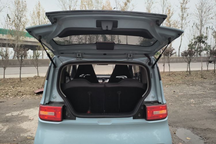 五菱汽车 宏光MINIEV 2020款 自在款 三元锂机舱底盘23