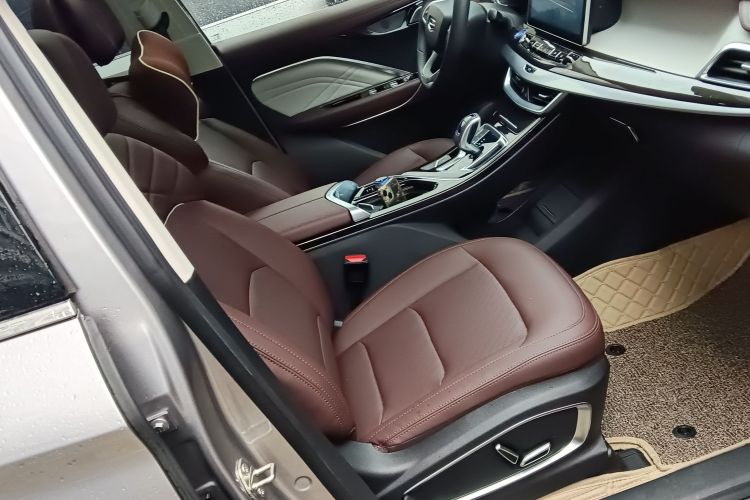 吉利汽车 嘉际新能源 2022款 1.5TD PHEV 白金尊贵型局部细节41