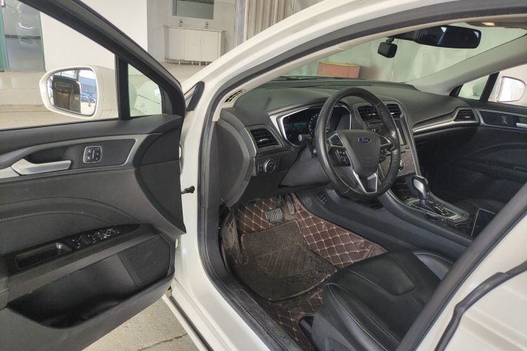 福特 蒙迪欧 2013款 2.0L GTDi240豪华运动型中控内饰20