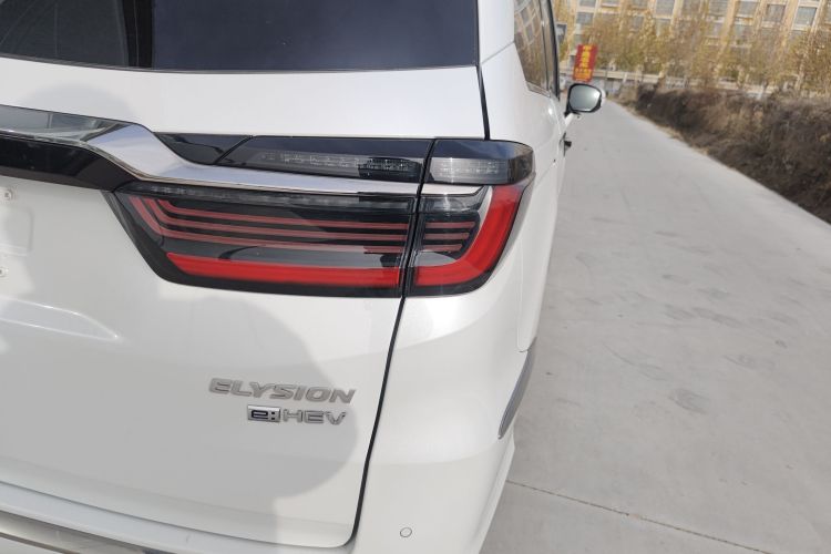 本田 艾力绅 2022款 2.0L e:HEV 豪华版车身外观9