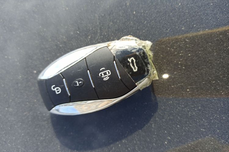 红旗H5 2023款 1.5T DCT智联旗韵版中控内饰11