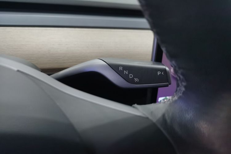 特斯拉 Model Y 2021款 长续航全轮驱动版中控内饰18