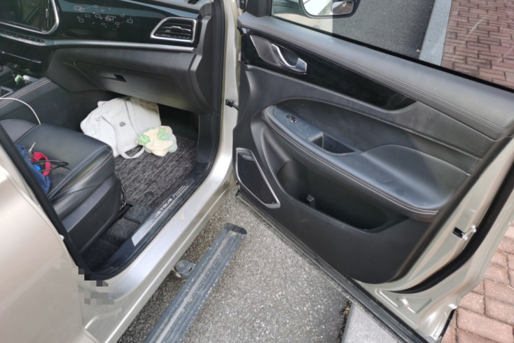 捷途X90 2019款 1.5T 自动智享型 6座 国V局部细节9005