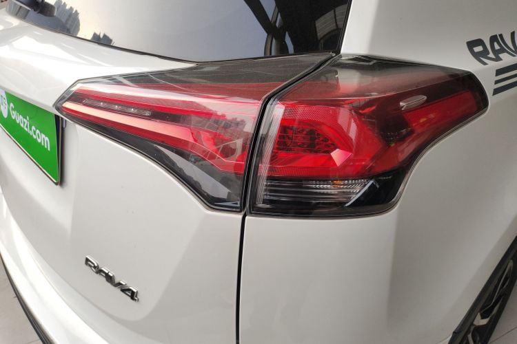 丰田 RAV4荣放 2019款 2.0L CVT两驱风尚版 国VI车身外观9