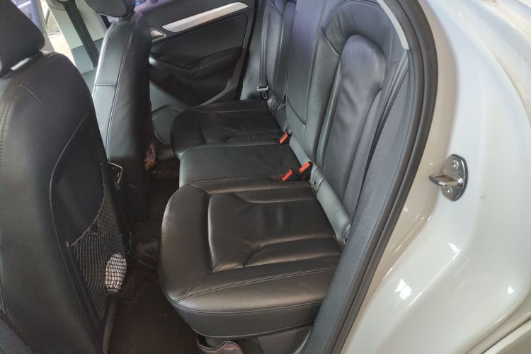 奥迪Q3 2015款 30 TFSI 舒适型中控内饰21