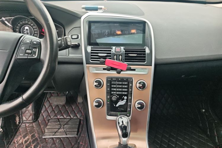 沃尔沃XC60 2017款 T5 智行升级版中控内饰16