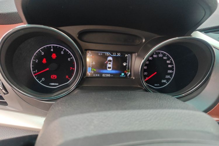 比亚迪G5 2014款 1.5TID 自动旗舰型中控内饰14