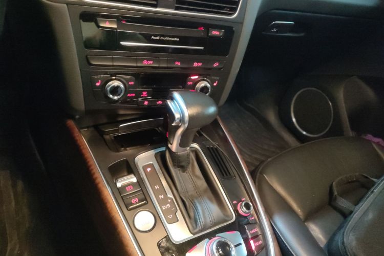 奥迪Q5 2016款 40 TFSI 舒适型中控内饰18