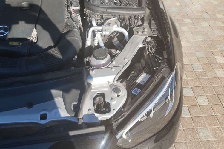 奔驰E级 2021款 E 260 L 4MATIC局部细节9004