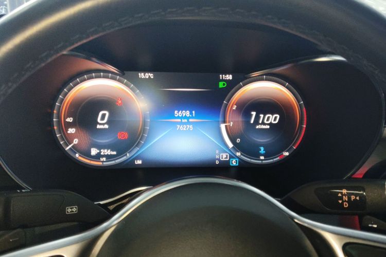 奔驰GLC轿跑 2020款 GLC 260 4MATIC 轿跑SUV中控内饰14