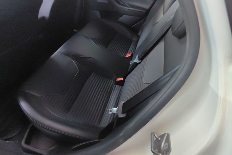 福特 福克斯 2018款 两厢经典 EcoBoost 125 自动超能风尚型智行版中控内饰7004