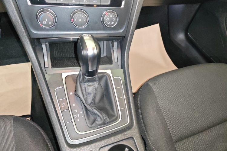 大众 高尔夫 2019款 200TSI DSG舒适进取版 国VI局部细节18