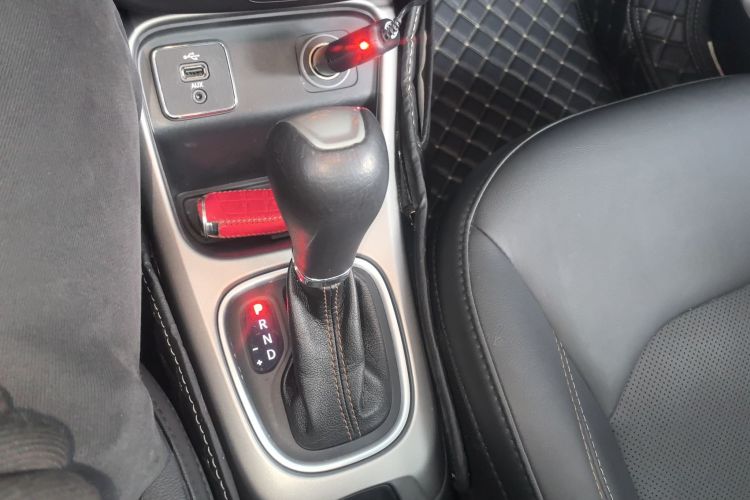 Jeep 指南者 2017款 200T 自动家享版中控内饰18