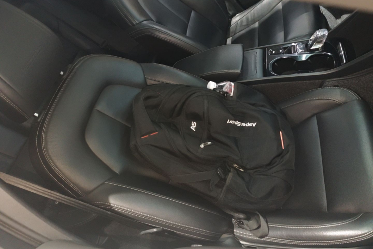 沃尔沃XC40 2020款 T4 四驱智远豪华版中控内饰41