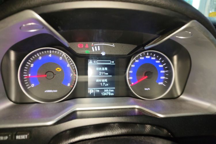 吉利汽车 帝豪 2015款 三厢 1.3T CVT向上版中控内饰15