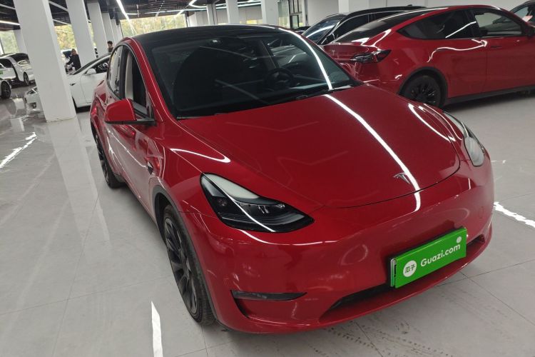 特斯拉 Model Y 2022款 长续航全轮驱动版车身外观3