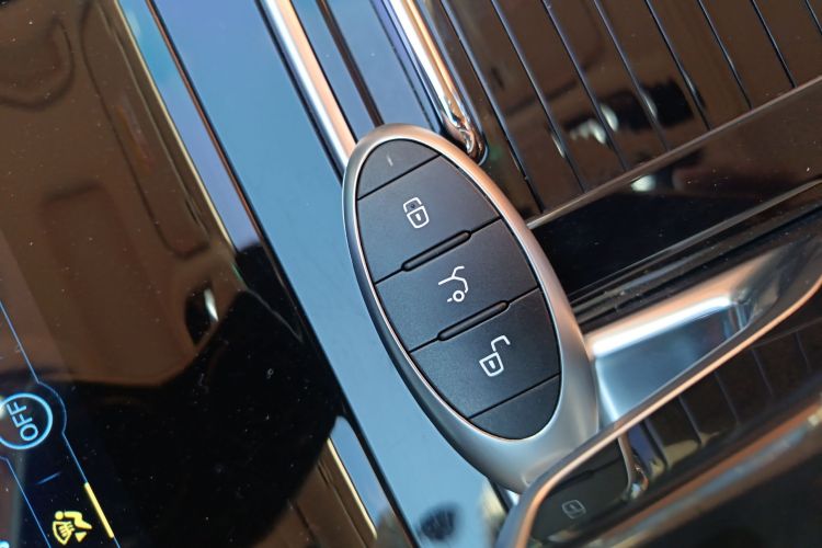 奔腾T99 2022款 20TD 自动运动尊享型特装版中控内饰11