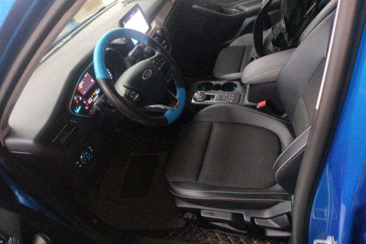 福特 福克斯 2020款 三厢 EcoBoost 180 自动锋潮型中控内饰19