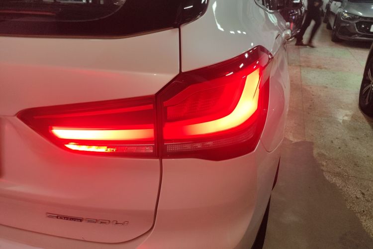 宝马X1 2020款 sDrive20Li 时尚型车身外观9