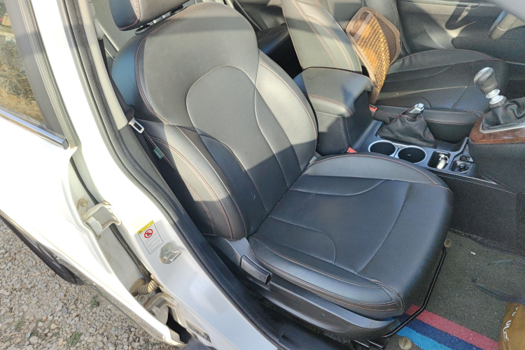 哈弗H6 2017款 红标 运动版 1.5T 手动两驱精英型局部细节41