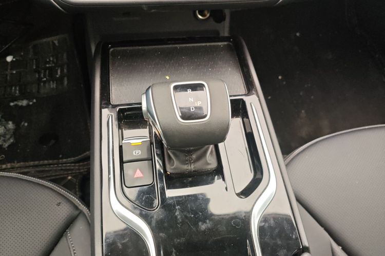 红旗E-QM5 2023款 改款 基础出行版中控内饰18