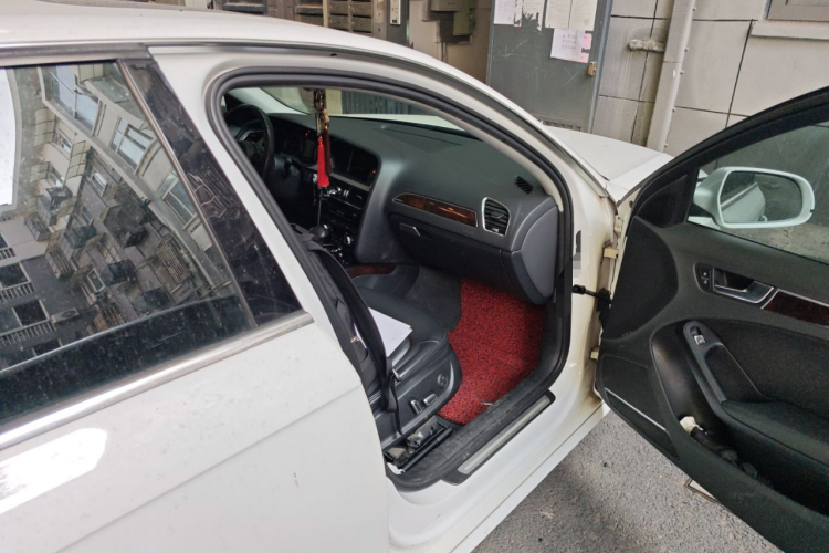 奥迪A4L 2013款 35 TFSI 自动技术型局部细节9005