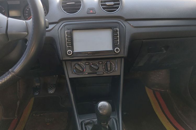 大众 捷达 2015款 1.4L 手动时尚型局部细节16