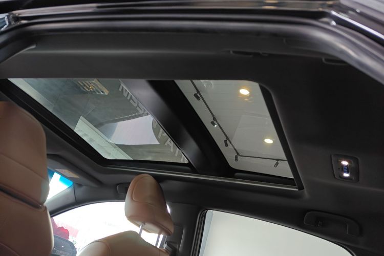 丰田 亚洲龙 2019款 双擎 2.5L XLE尊贵版 国VI中控内饰22