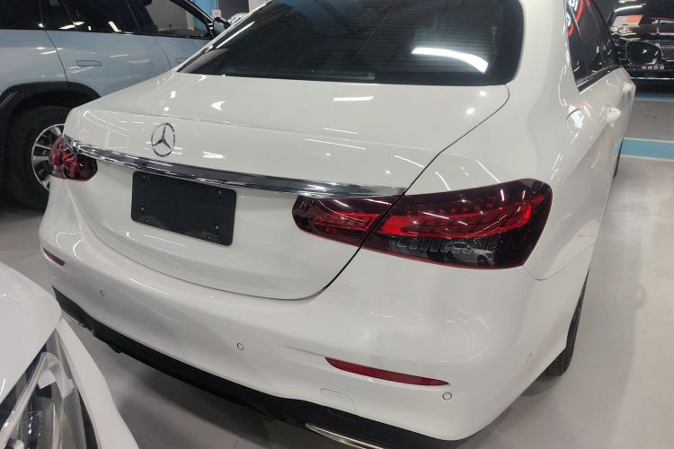 奔驰E级(进口) 2023款 E 260 时尚型运动版车身外观6