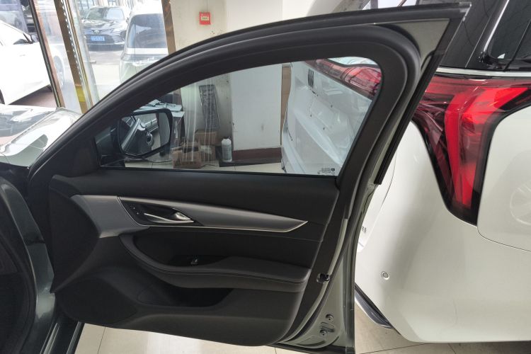 凯迪拉克CT5 2023款 28T 豪华型（标准版）中控内饰7005