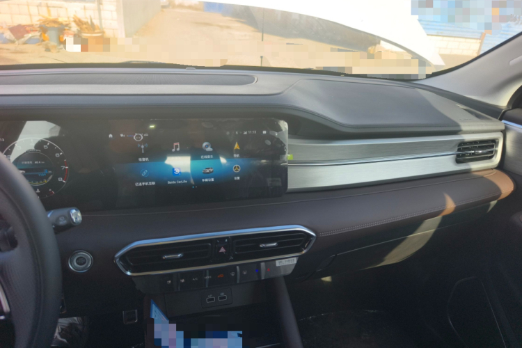 捷途X90 PLUS 2023款 改款 1.6TD DCT别墅 7座中控内饰16