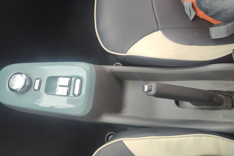 长安启源 长安Lumin 2022款 210km 香甜款中控内饰18