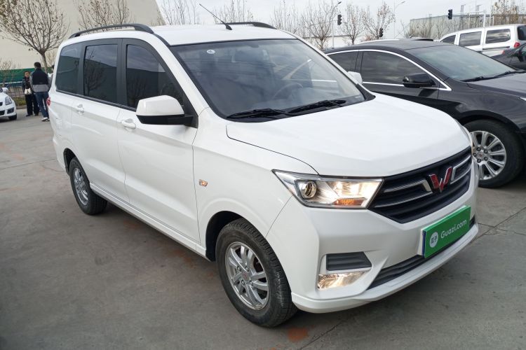 五菱汽车 五菱宏光 2021款 1.5L改款 S舒适型 电动助力LAR车身外观3