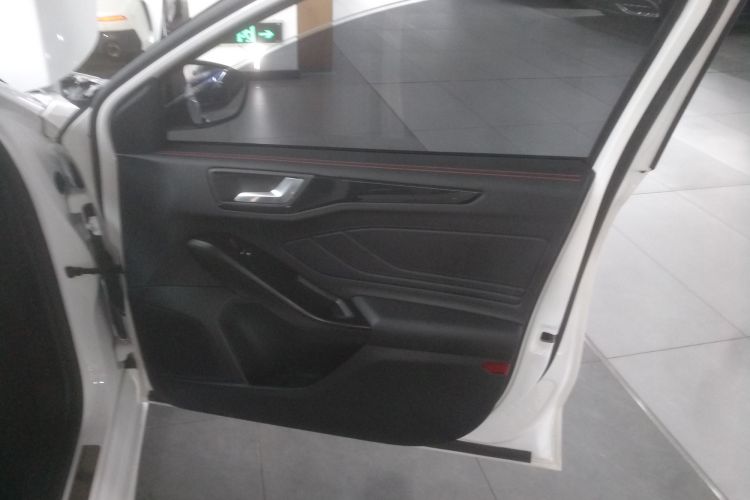 福特 福克斯 2022款 两厢 EcoBoost 180 自动ST Line中控内饰42