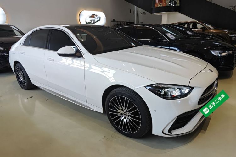 奔驰C级 2025款 C 260 L 运动版车身外观3