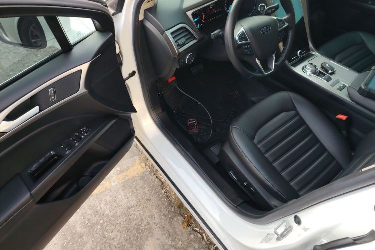 福特 蒙迪欧 2020款 EcoBoost 180 时尚型中控内饰20