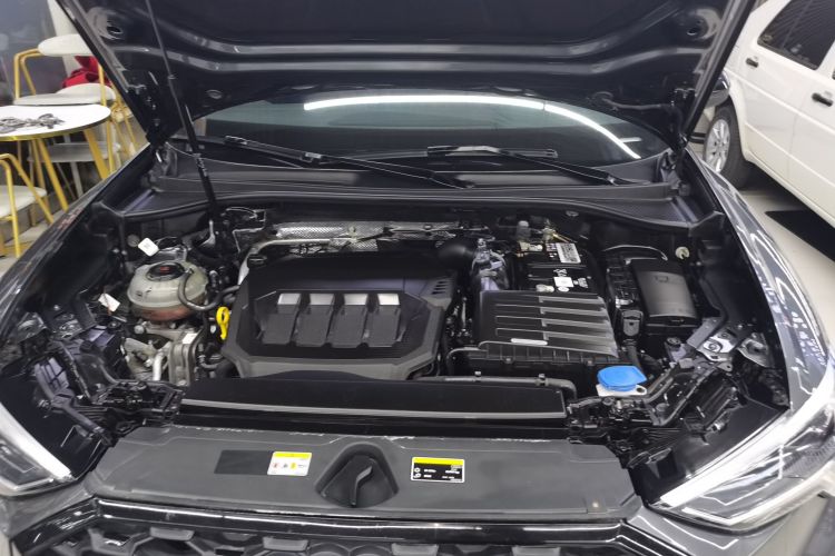 奥迪Q3 Sportback 2021款 40 TFSI 进享人生版机舱底盘24