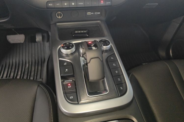 坦克300 2023款 越野版 2.0T 征服者中控内饰18