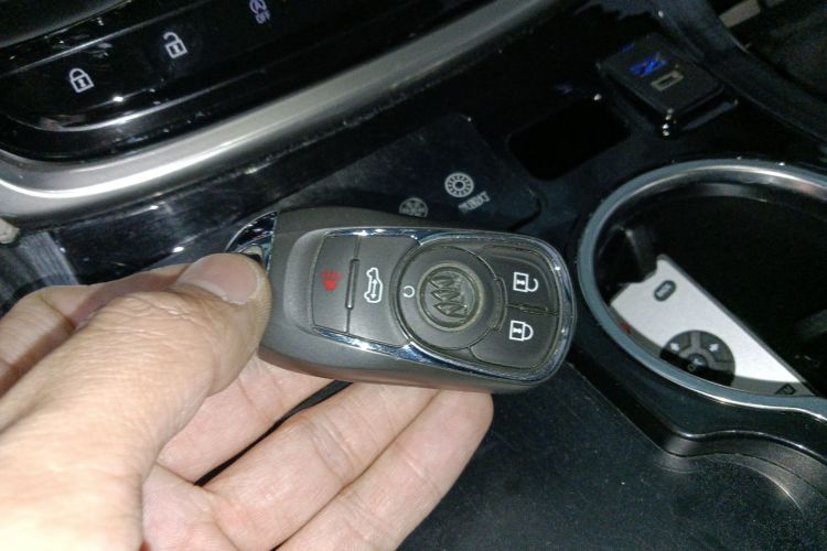 别克GL8 2022款 ES陆尊 653T 舒适型中控内饰11