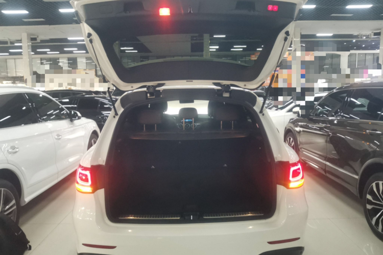 奔驰GLC 2020款 改款 GLC 300 L 4MATIC 动感型机舱底盘23