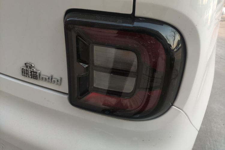 吉利银河 2024款 熊猫mini 200km 耐力熊车身外观9