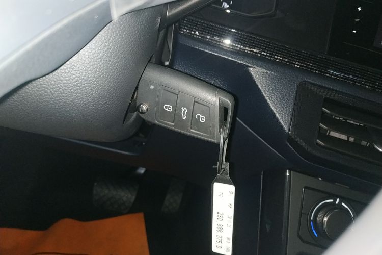 大众 朗逸 2025款 新锐 1.5L 出众新逸版中控内饰11