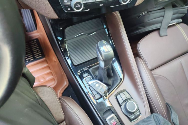 宝马X1 2018款 sDrive18Li 尊享型中控内饰18